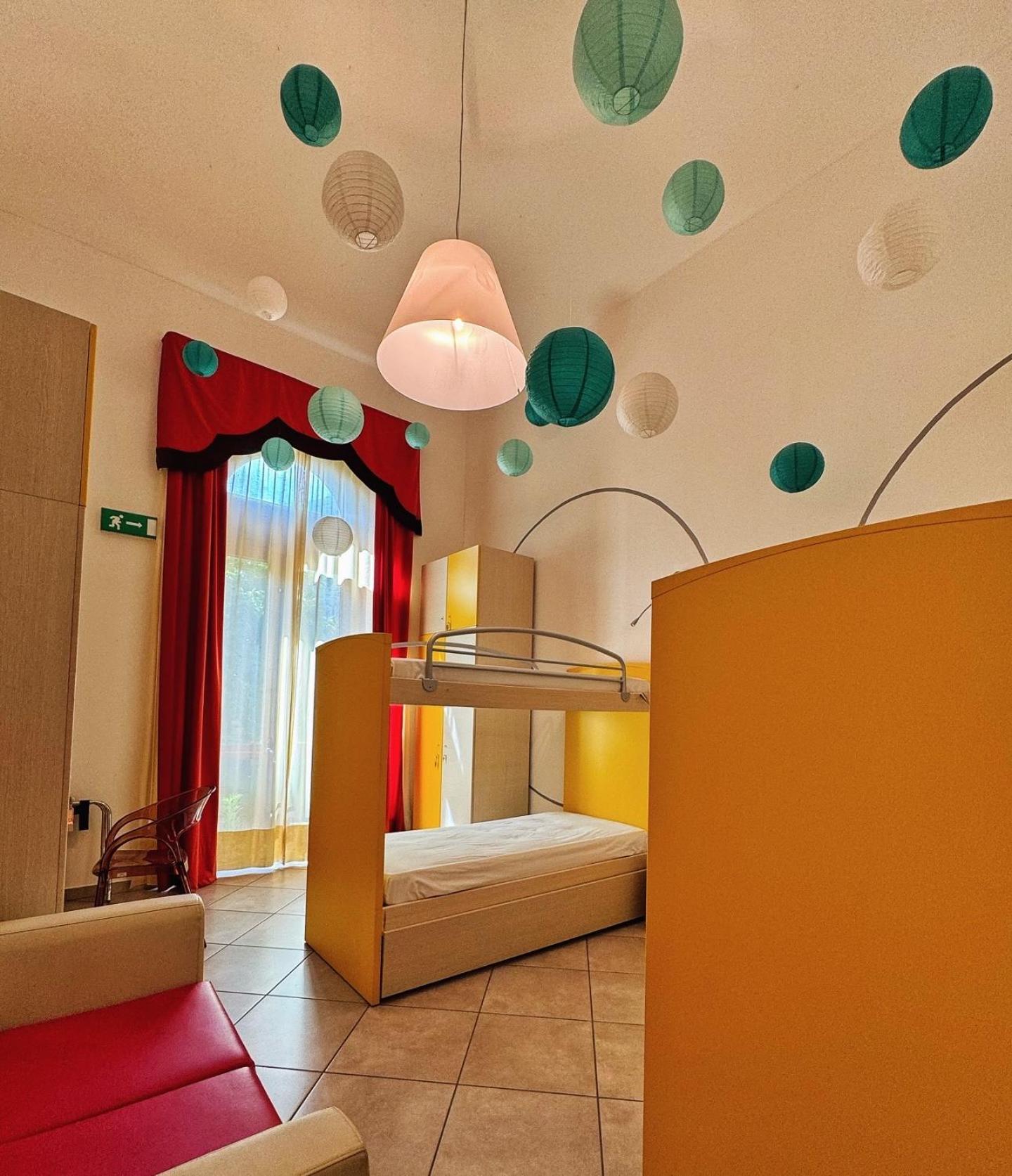 Auberge De La Gare - Dortoir & Ostello Hone Luaran gambar
