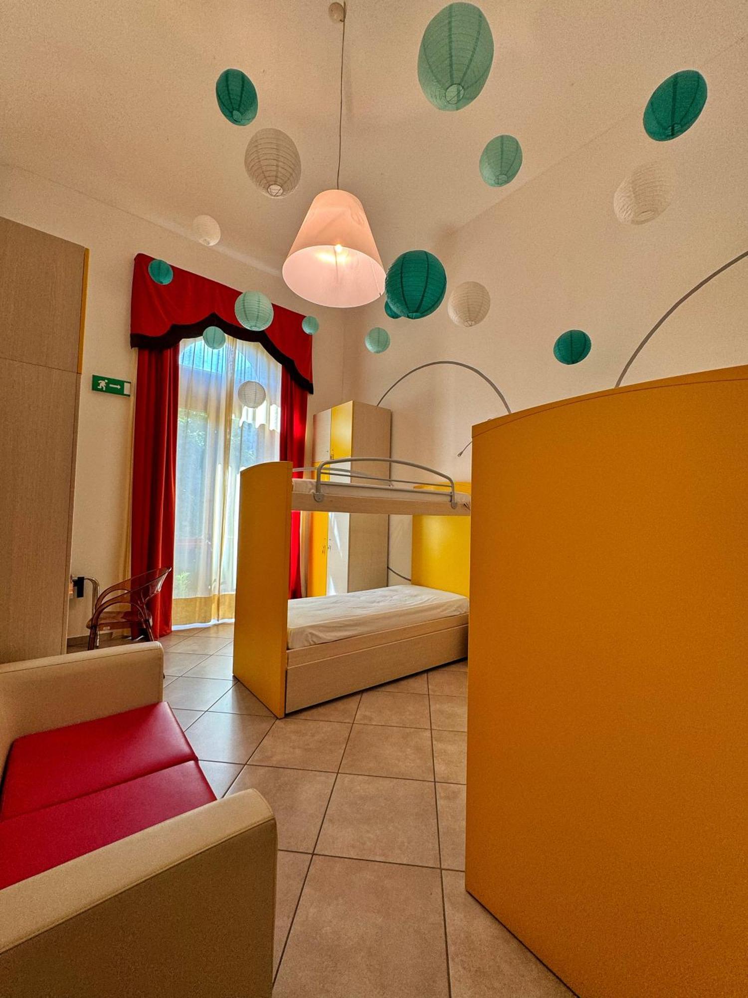 Auberge De La Gare - Dortoir & Ostello Hone Luaran gambar
